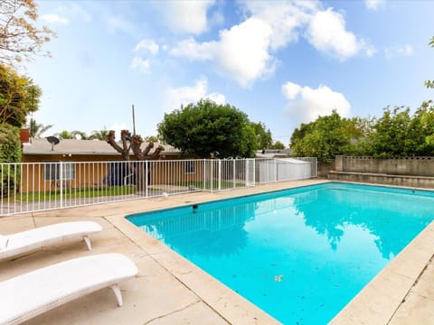 Pool view, Swimming pool