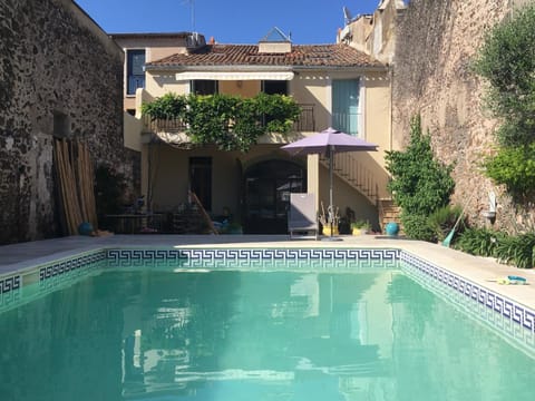 Property building, Garden, Garden view, Swimming pool, Swimming pool