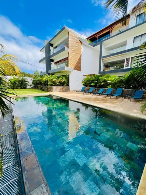Property building, Swimming pool