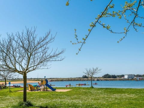 Appartement moderne 2 pièces avec vue mer et parking à Étel - FR-1-479-189 Apartment in Étel