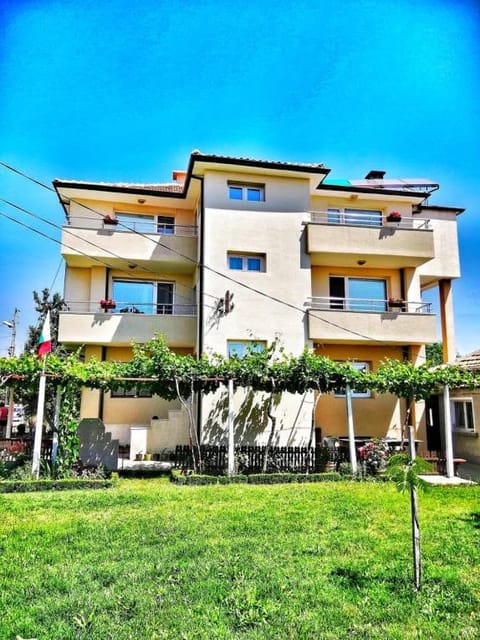 Property building, Day, Natural landscape, Garden