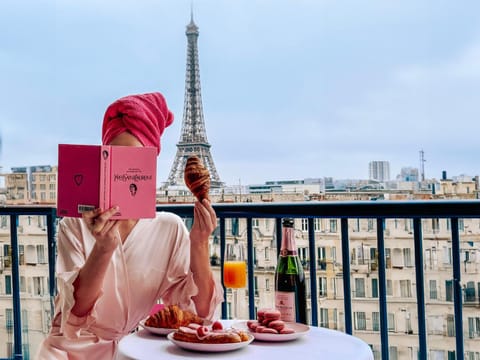 Nearby landmark, View (from property/room), Balcony/Terrace, Balcony/Terrace, City view, City view, Landmark view, Landmark view, Street view, Street view