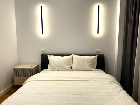 Bed, Photo of the whole room, Bedroom, heating, internet