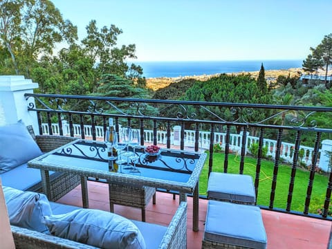 Seaviews & pool in center of Mijas Pueblo Apartment in Mijas