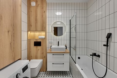 Shower, Toilet, Bathroom, Bath, towels