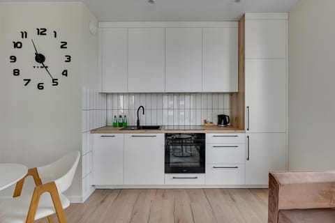 Kitchen or kitchenette, Dining area, dishwasher, oven, stove