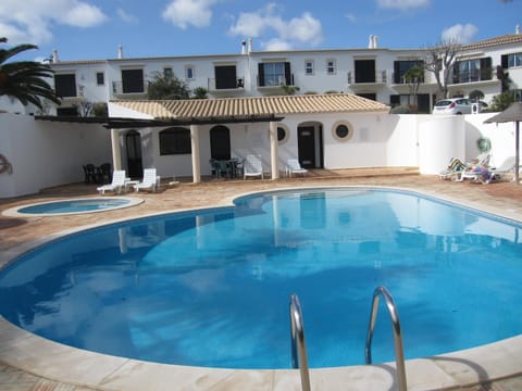 Facade/entrance, Swimming pool