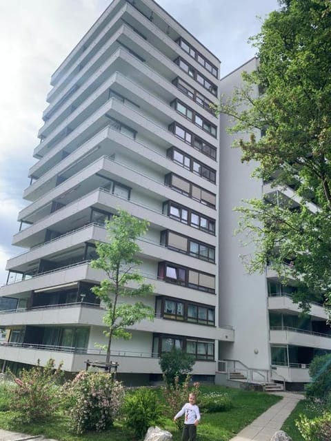 501, Schlafzimmer, Wohnzimmer, Küche und Bad mit Bergblick Apartment in Bad Reichenhall