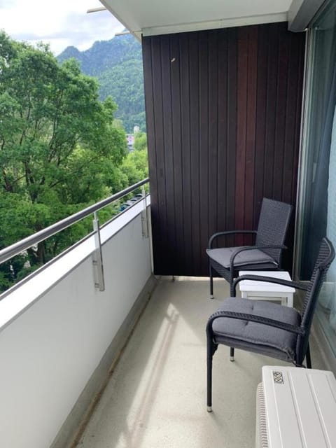 501, Schlafzimmer, Wohnzimmer, Küche und Bad mit Bergblick Apartment in Bad Reichenhall