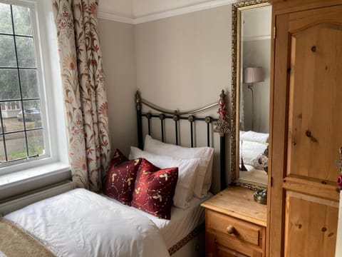 Bed, Bedroom, wardrobe
