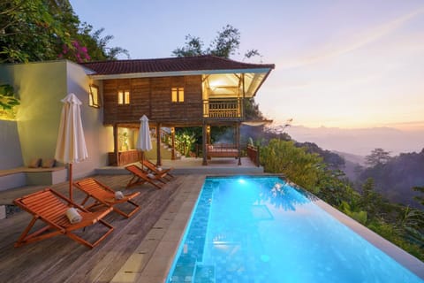 Patio, Natural landscape, Balcony/Terrace, Mountain view, Pool view, Swimming pool, sunbed