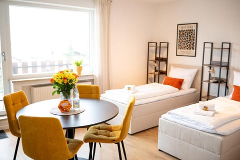 Bed, Living room, Photo of the whole room, Seating area