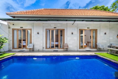 Property building, Swimming pool