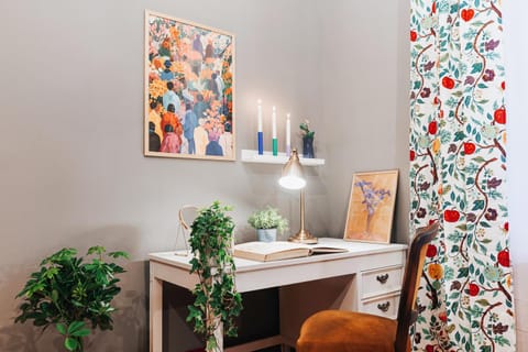 Bedroom, heating, internet