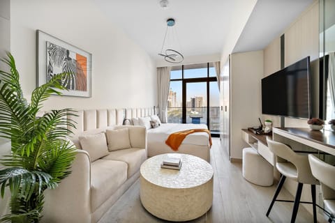 Communal lounge/ TV room, TV and multimedia, Living room, Seating area, Evening entertainment
