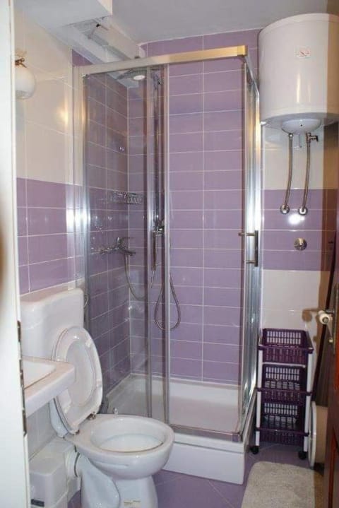 Two rustikal apartments in Vila ''U Kali'' close to the beach, reserved parking place House in Šibenik-Knin County, Croatia