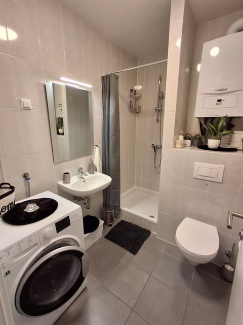 Shower, Bathroom, washing machine, dryer