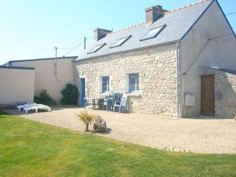 A l'abri d'un Tamaris House in Cléder