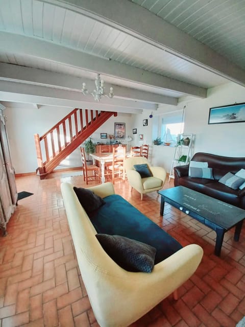 A l'abri d'un Tamaris House in Cléder