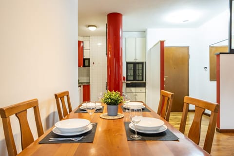 Kitchen or kitchenette, Living room, Seating area, Dining area, Lunch