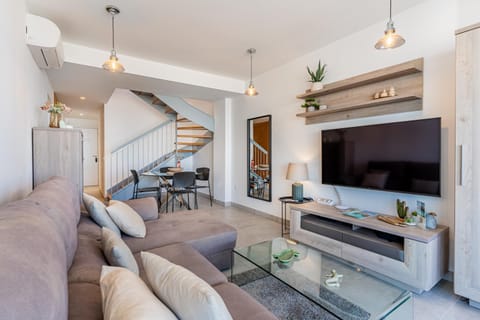 TV and multimedia, Living room, Seating area