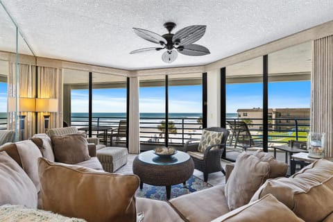 Balcony/Terrace, Living room