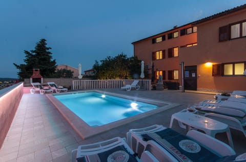 BBQ facilities, Swimming pool