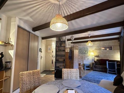 Bed, kitchen