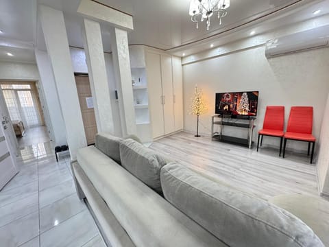 Living room, Evening entertainment