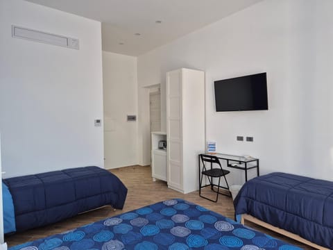 Photo of the whole room, Bedroom, air conditioner