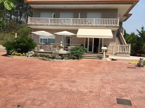 Property building, Patio, Facade/entrance, Off site, Balcony/Terrace