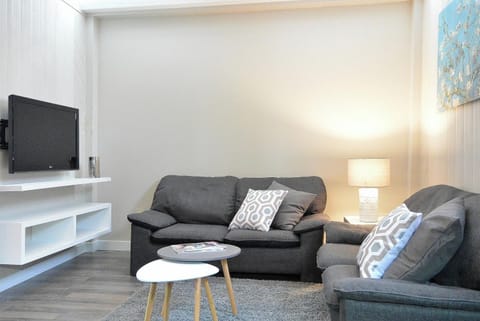 Communal lounge/ TV room, TV and multimedia, Living room
