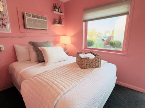 Cocktail Cabin Themed Guest Room Cabin in Sandusky