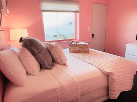 Cocktail Cabin Themed Guest Room Cabin in Sandusky