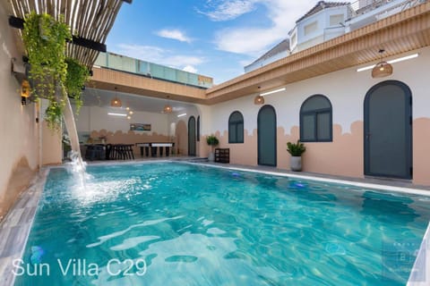 Property building, Patio, Day, Lobby or reception, Beach, Beach, Pool view, Swimming pool, sunbed