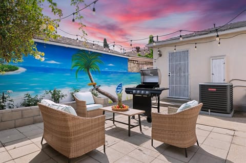 Patio, Day, BBQ facilities, Seating area