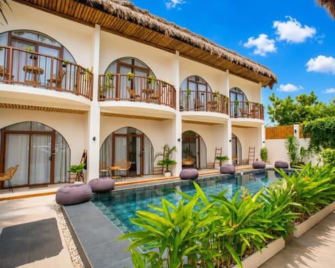 Property building, Swimming pool