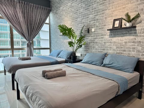 Bed, towels