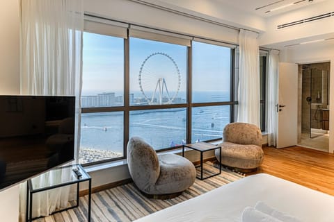 Bed, TV and multimedia, Photo of the whole room, Bedroom, Sea view