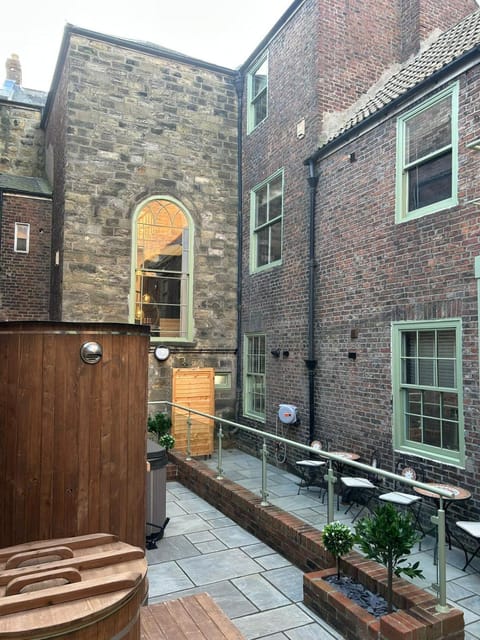 Town Centre Apartments with Spa Apartment in Morpeth