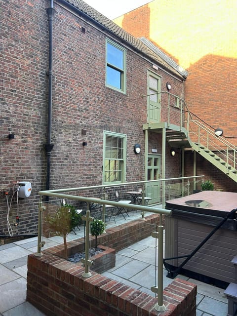 Patio, Balcony/Terrace