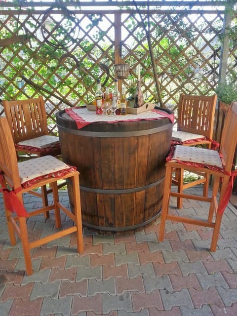 Garden, Decorative detail