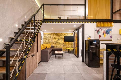 TV and multimedia, Kitchen or kitchenette, Living room, Seating area