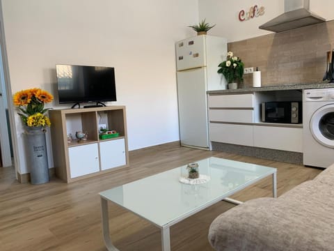 Communal lounge/ TV room, Kitchen or kitchenette
