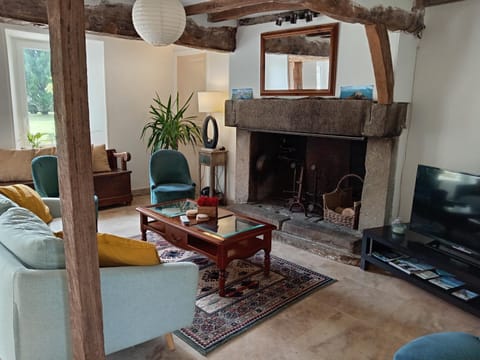 TV and multimedia, Living room, Seating area