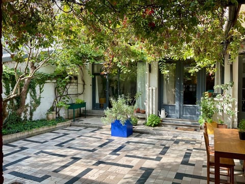 Patio, Facade/entrance