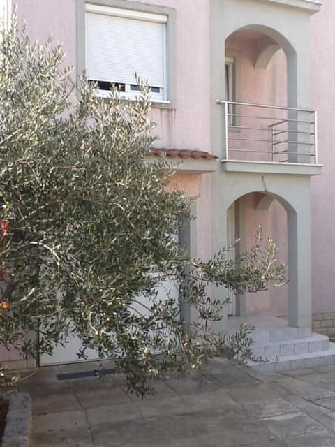 Apartment and Rooms Santini Bed and Breakfast in Šibenik-Knin County, Croatia