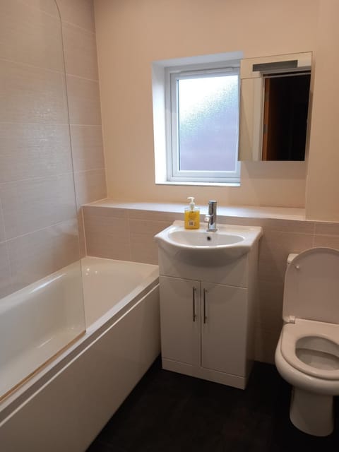 Cosy Spacious 2 bedroom Apartment Free Parking Apartment in Nottingham