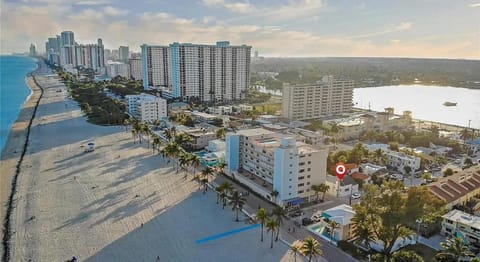 Casa Roselle 3 Bedrooms House in Hollywood Beach