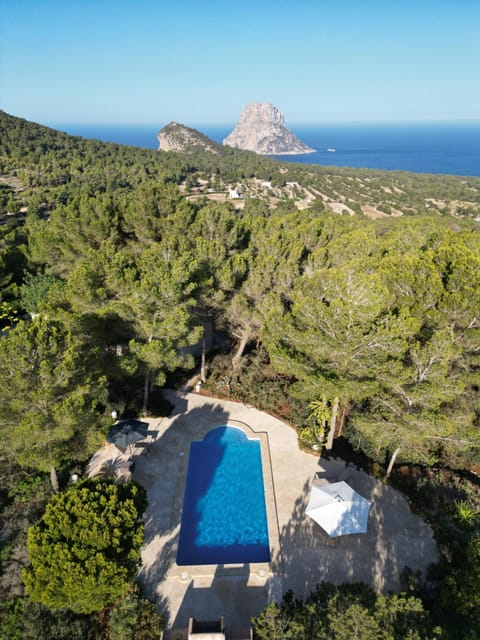 Day, Natural landscape, Bird's eye view, Mountain view, Pool view, Sea view, Swimming pool, sunbed